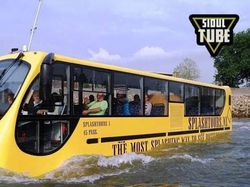 Meme Formula E di Tengah Banjir, Anies Disindir