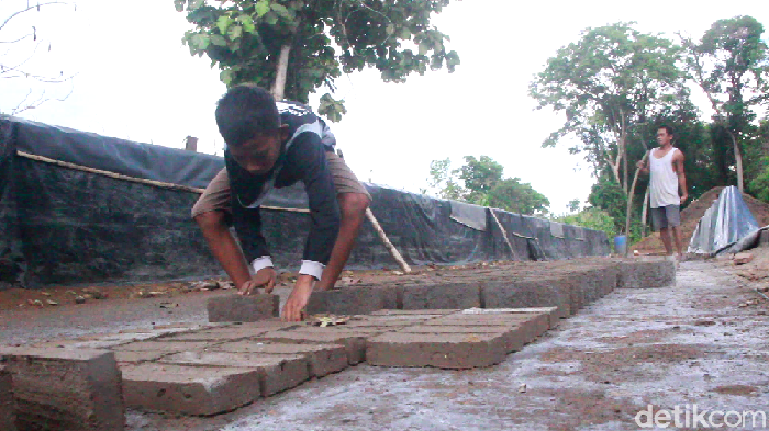 Bocah Kelas 5 SD di Sidrap yang jadi Tulang Punggung Keluarga