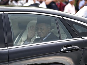 Jadi PM Interim, Mahathir Kembali Bekerja di Kantor PM Malaysia