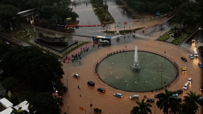 Bundaran Patung Kuda kebanjiran (Winda Wahyu Fariansih, warga Jakarta)