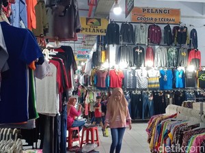 Kesaksian Pedagang soal Perempuan Cantik yang Viral Ketahuan Curi Baju