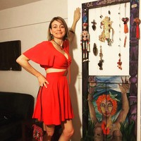 Saya berkencan dengan seorang fisikawan, kapten tentara, penjaga klub, filsuf, penyanyi country profesional, negosiator perjanjian damai, kapten kapal pesiar, manajer pengelolaan limbah, atlet profesional, pelukis lanskap pertanian, pemadam kebakaran, dokter ER, pensiunan mata-mata CIA, menteri, segelintir pengacara dan insinyur yang cukup untuk memulai sebuah perusahaan, imbuhnya. Foto: Instagram