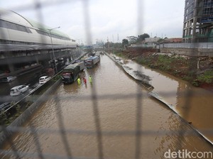 Tol Terendam Banjir, Pengelola Pede Jalan Tak Rusak