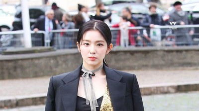 Penampilan 7 Idol K-Pop Paling Curi Atensi Saat Nonton Fashion Show Dunia
