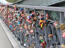 Video: Tren Gembok Cinta di Jembatan, Romantis atau Berbahaya?