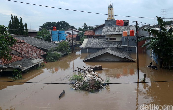 Kondisi Terkini Banjir di Cipinang Melayu Banjir dengan ketinggian 3 meter di titik terendahnya terjadi di Cipinang Melayu, Jakarta. Begini kondisi terkini di Cipinang Melayu.