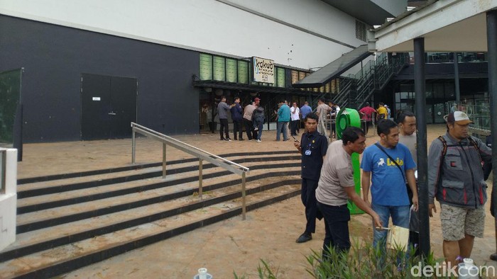 Olah TKP ricuh di AEON Mall Jakarta Garden City (Sachril Agustin Berutu/detikcom)