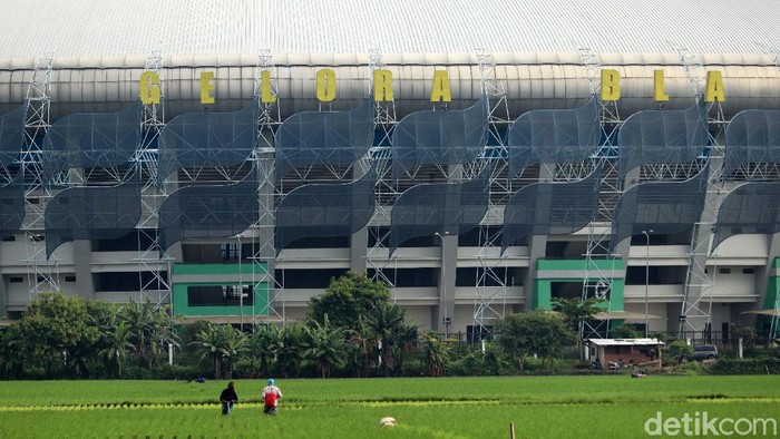 Dinas Tata Ruang (Distaru) Kota Bandung, telah mengajukan pengkajian kembali Stadion GBLA. Nantinya stadion ini akan menjadi kandang bagi Persib Bandung.