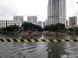 Banjir 7 Meter yang Hampir Tenggelamkan Underpass Kemayoran Belum Disedot