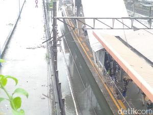 KBB Meluap, Stasiun Tanah Abang Tergenang