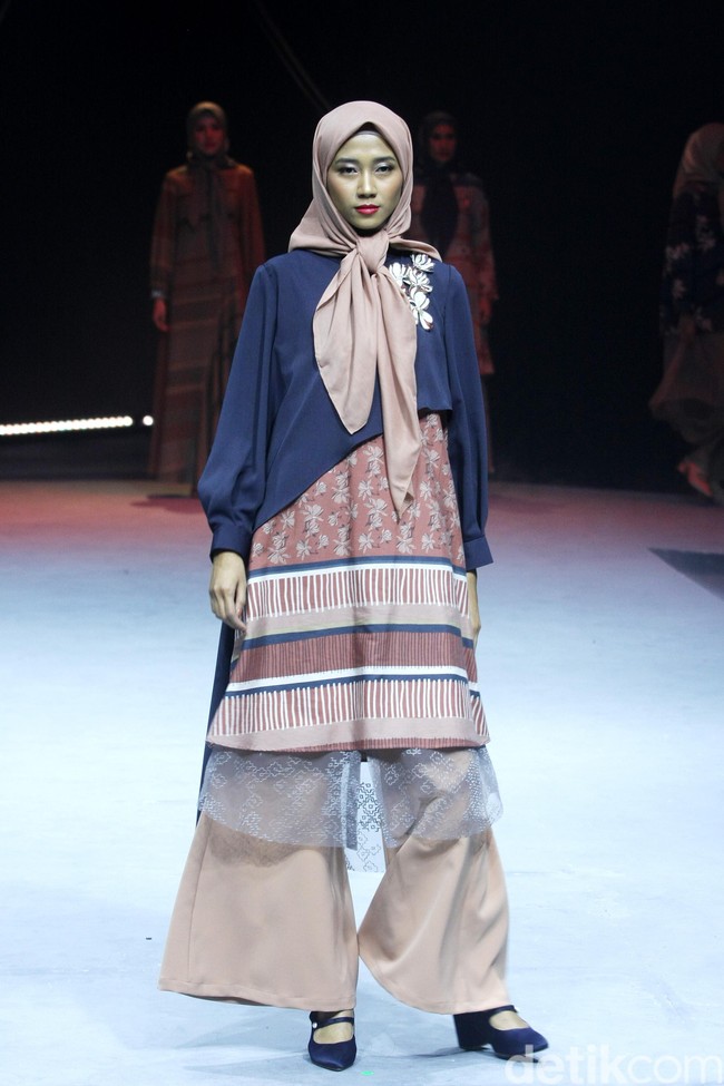 Koleksi terbaru KAMI bertajuk Cadiya di Muslim Fashion Festival 2020, Jakarta Convention Center, Jakarta, Sabtu [22/2/2020]. Foto: Mohammad Abduh/Wolipop