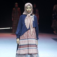 Koleksi terbaru KAMI bertajuk Cadiya di Muslim Fashion Festival 2020, Jakarta Convention Center, Jakarta, Sabtu [22/2/2020]. Foto: Mohammad Abduh/Wolipop
