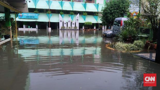 Puluhan Sekolah di Jakarta Kebanjiran, Siswa Belajar di Rumah