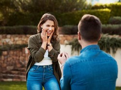 Fenomena Shut Up Ring, Pria Melamar Hanya Karena Desakan Wanita