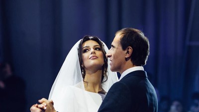 Eks Istri Sultan Malaysia Foto Bareng Ayahnya, Malah Dikira Nikah Lagi