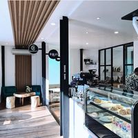 5 Tempat Ngopi Enak di Mega Kuningan, Dijamin Bikin Seger!
