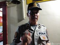 Bawa Anak-Istri, Pemobil di Makassar Diamuk Massa Usai Tabrak Puluhan Pemotor