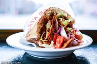 Makan Junk Food Selama Dua Minggu, Perut Mahasiswa Ini Nyaris Meledak