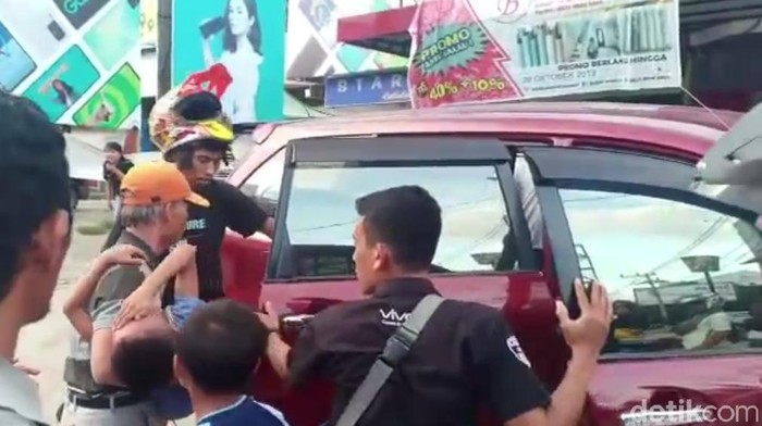 Bocah terlindas mobil di Kendari.