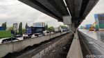 Potret Kemacetan di Tol Jakarta Cikampek Akibat Banjir