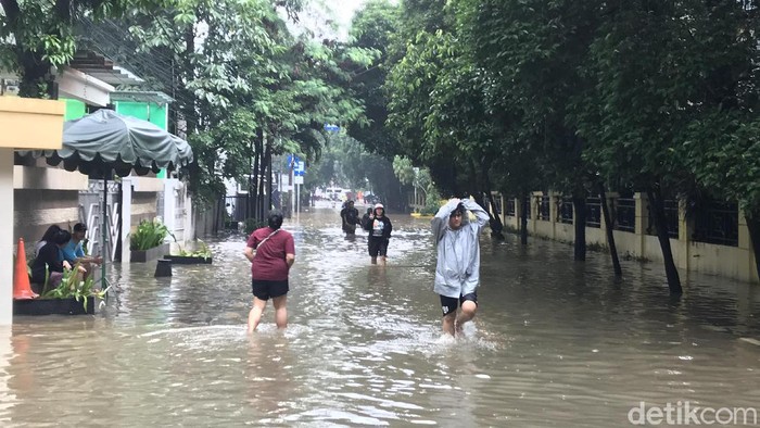 Banjir di Kawasan Benhil (Rolando Fransiscus Sihombing/detikcom)
