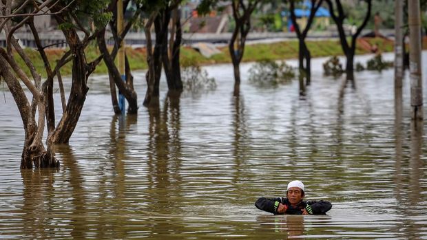 Hujan Kecaman ke Anies, RK, Wahidin yang Mangkir Rapat Banjir