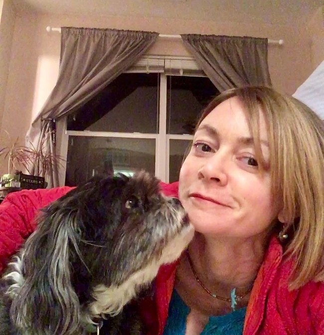 Selama perjalanan cintanya, Amanda menjaga keperawanannya meskipun telah mengencani 100 pria. Hingga akhirnya, ia menemukan satu pria yang kini menjadi suaminya dan dianggap pantas untuk berhubungan seks. Foto: Instagram