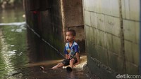 Kini warga masih belum berani kembali kerumah karena cuaca yang masih ekstreme.