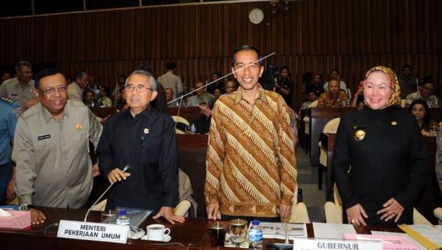Dibandingkan dengan Anies, Begini Momen Jokowi Hadiri Rapat Banjir di DPR