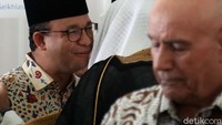 Begini ekspresi Anies Baswedan saat menghadiri peletakan batu pertama pembangunan Museum Internasional Sejarah Nabi Muhammad SAW.