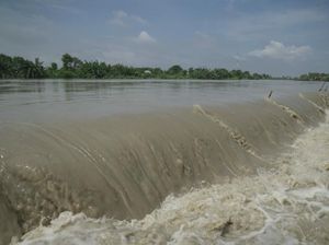 Tanggapan Wagub Jabar soal Jebolnya Anak Sungai Citarum di Bekasi
