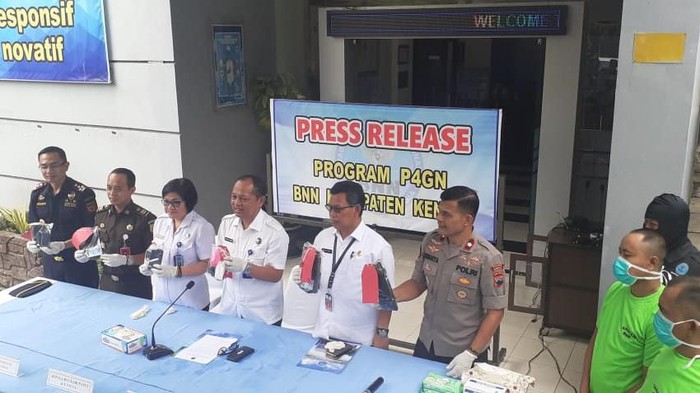 BNN Bekuk komplotan kurir sabu di Kendal, Rabu (26/2/2020).