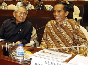 Dibandingkan dengan Anies, Begini Momen Jokowi Hadiri Rapat Banjir di DPR
