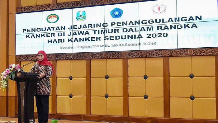 gubernur khofifah hari kanker sedunia