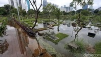 Meski begitu Sudin Kehutanan Jakpus belum bisa memastikan tingkat kerusakan di area makam yang terdampak banjir.