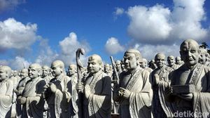 Foto: Vihara 1.000 Wajah yang Unik di Tanjungpinang