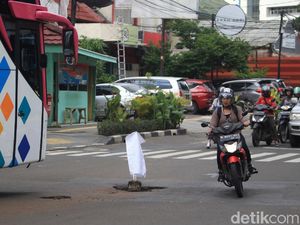 Habis Banjir Terbitlah Jalanan Berlubang, Ini Tips Menghadapinya