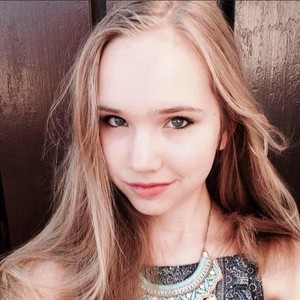 Ini Naomi Seibt, Saingan Greta Thunberg yang Juga Peduli Perubahan Iklim Ini Naomi Seibt, Saingan Greta Thunberg yang Juga Peduli Perubahan Iklim