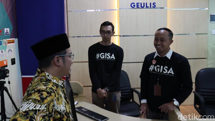 Peluncuran gerai pelayanan administrasi kependudukan di Bandung