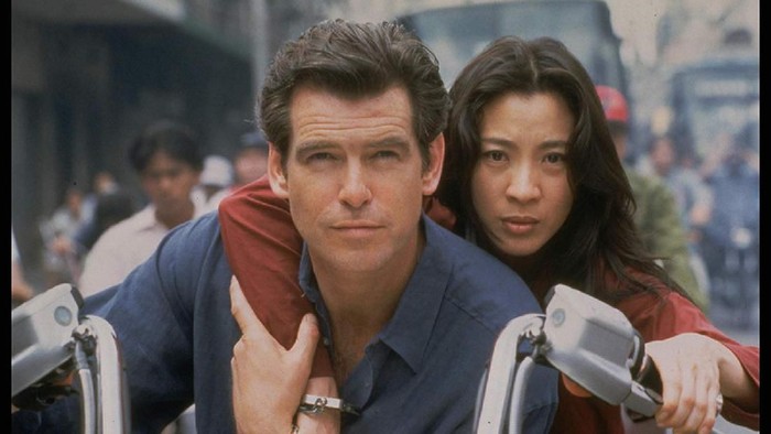 Michelle Yeoh saat tampil di film Tomorrow Never Dies.
