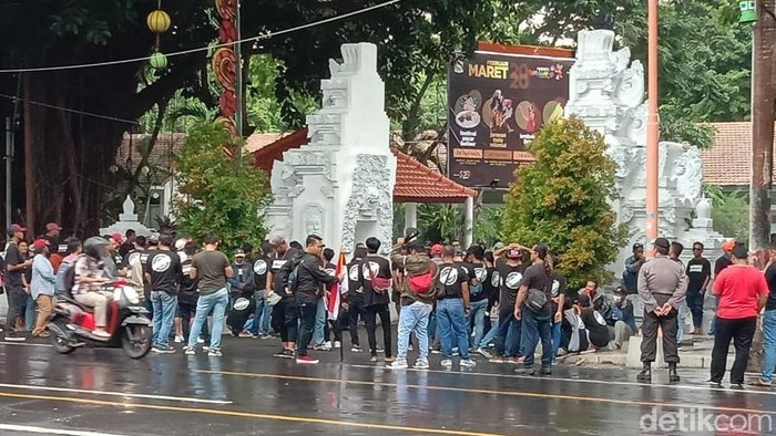 warga pro investasi aksi damai