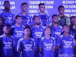 Persib juga memperkenalkan tim yang akan mengarungi Shopee Liga 1 2020. 