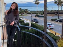 Sosok Model Ukraina Menawan yang Enggan Tinggalkan Wuhan