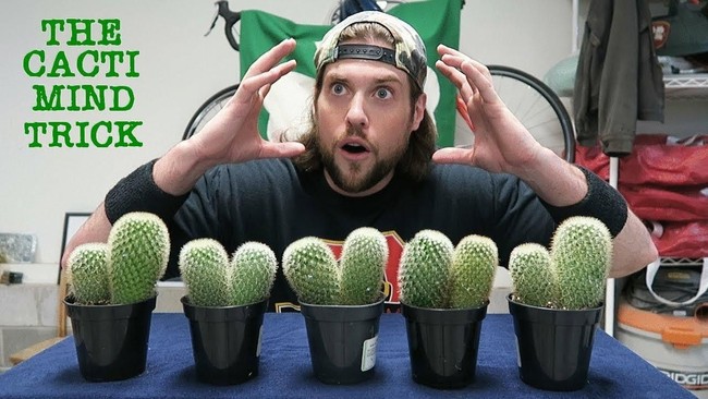 Demi Subscribers, Para YouTuber Ini Rela Makan Kaktus hingga Sampah