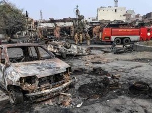 Saksi Bisu Rusuh di India, Puluhan Mobil Hingga Rumah Dibakar