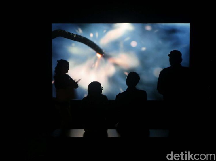 Seniman Performans Melati Suryodarmo Unjuk Gigi