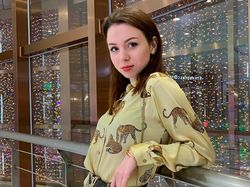 Sosok Model Ukraina Menawan yang Enggan Tinggalkan Wuhan