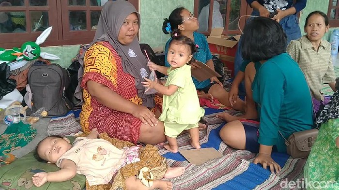 Pengungsi banjir di Kota Pekalongan, Rabu (26/2/2020).