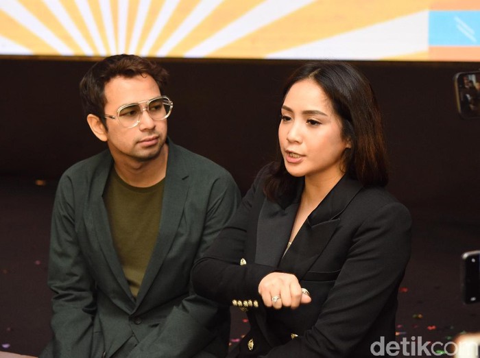 Raffi Ahmad dan Nagita Slavina saat ditemui di kawasan Gatot Subroto.