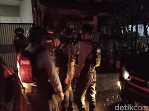 KPK Geledah Rumah Adik Ipar Nurhadi di Surabaya, DPO Tak Ditemukan
